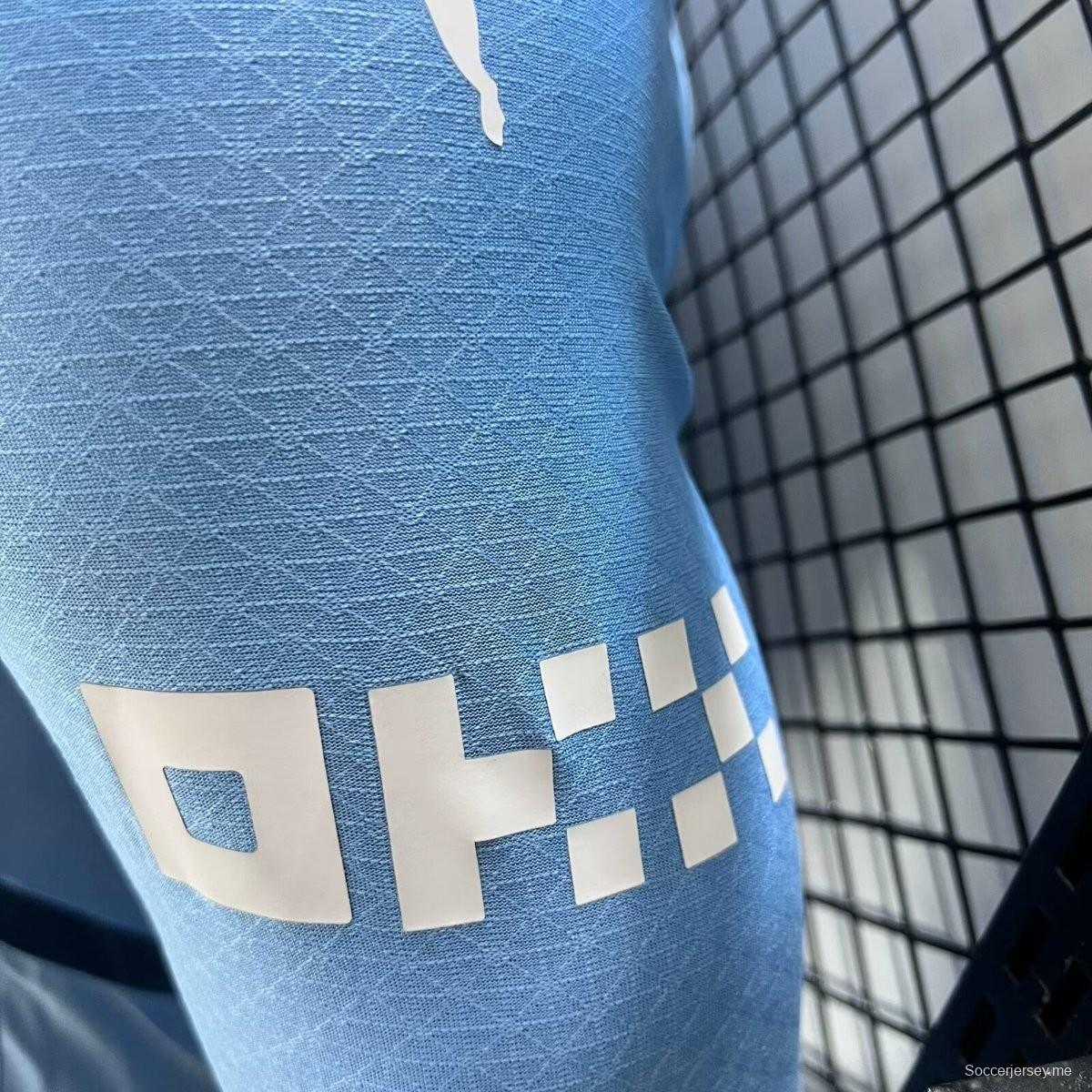 إصدار اللاعبين 24/25 قميص بأكمام طويلة الأكمام لمانشستر سيتي على أرضه
