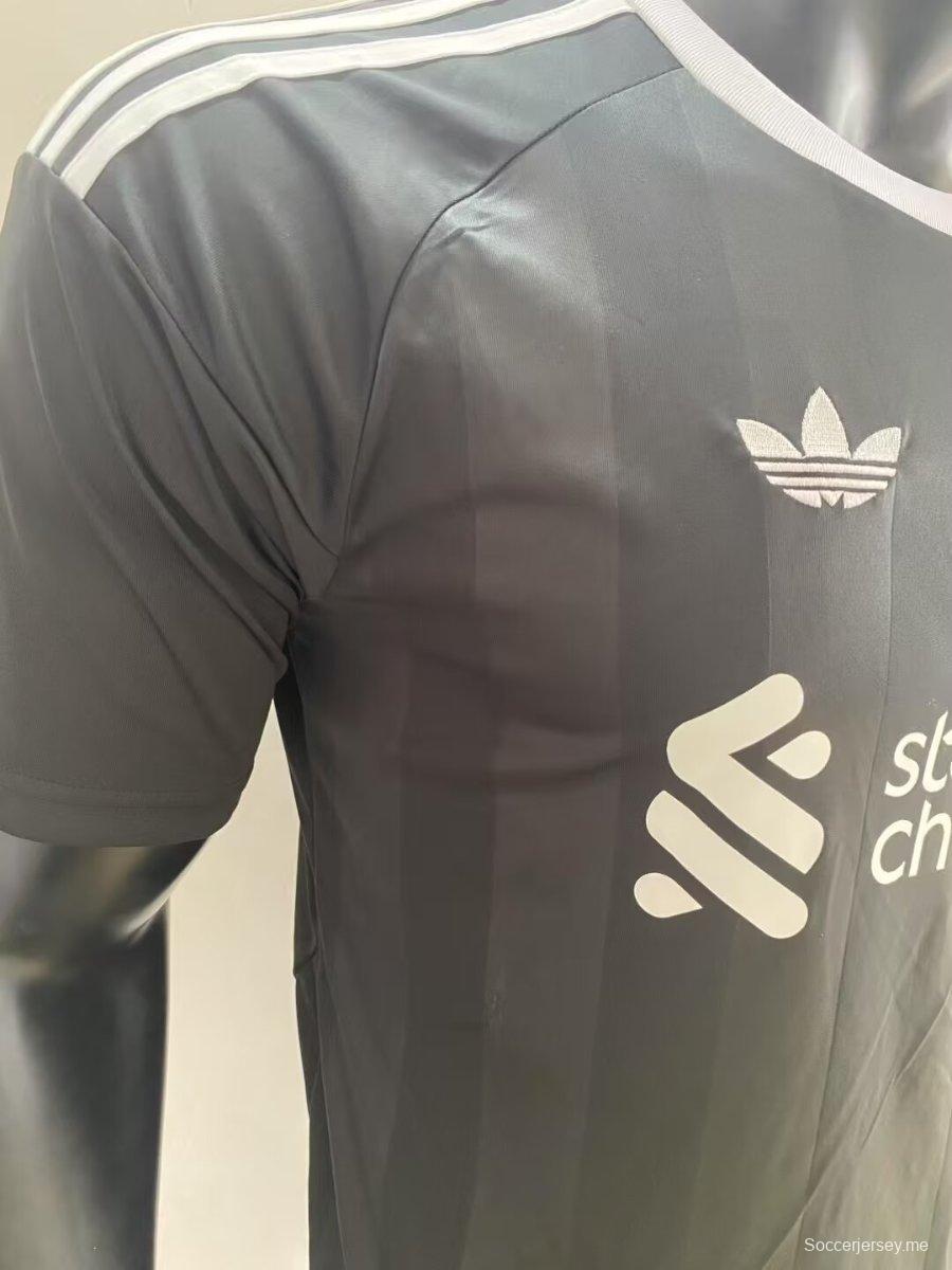 25/26 قميص حارس مرمى ليفربول، قميص حارس مرمى أسود