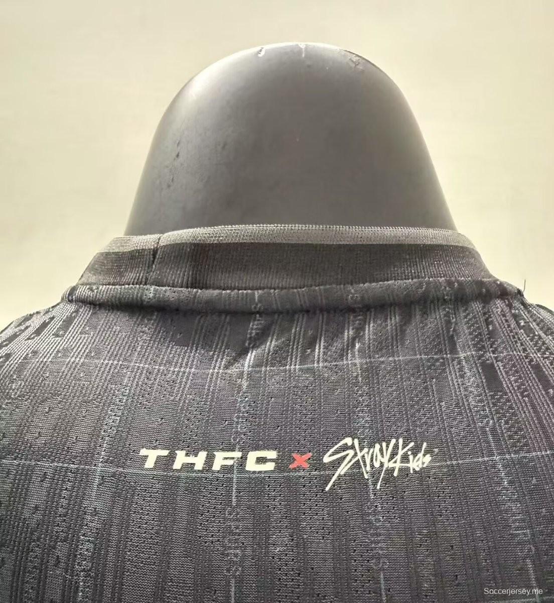 إصدار اللاعب 25/26 قميص توتنهام هوتسبير إكس سترايكيدز سترايكيدز اوايي