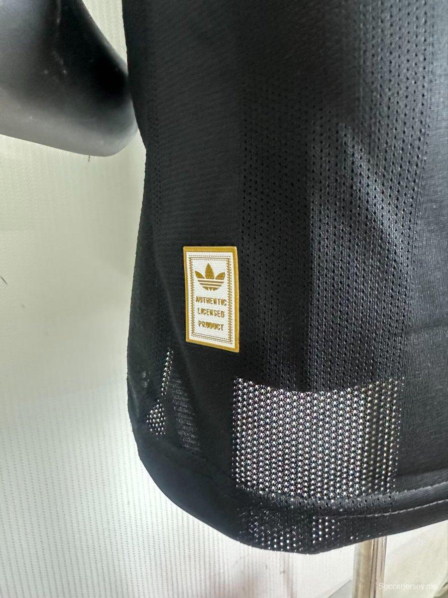 نسخة اللاعب 25/26 قميص حارس مرمى ليفربول الأسود 25/26