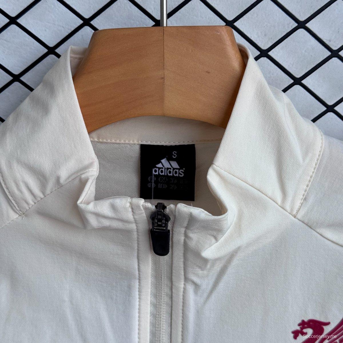 25/26 ليفربول سترة واقية من الرياح بسحاب كامل باللونين الكريمي/الأحمر + بنطال طويل