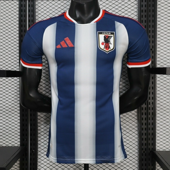 قميص خاص للاعب، إصدار 2026، باللونين الأزرق الداكن والأبيض