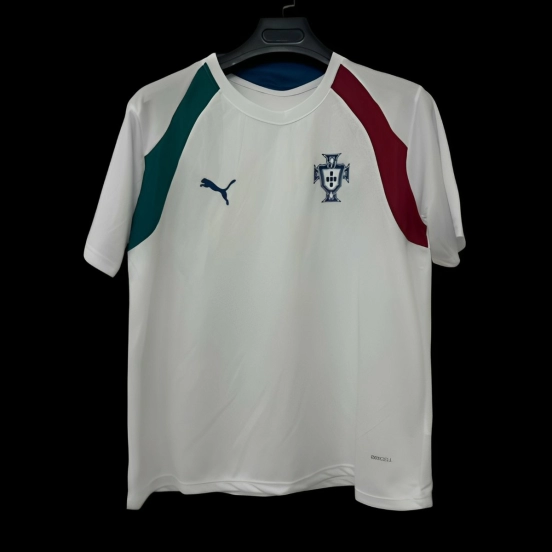 قميص البرتغال الأبيض لما قبل المباراة لعام 2026