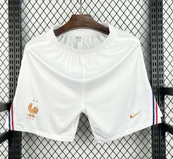 شورتات المنتخب الفرنسي للرجال للمباريات على أرضه في كأس العالم 2026