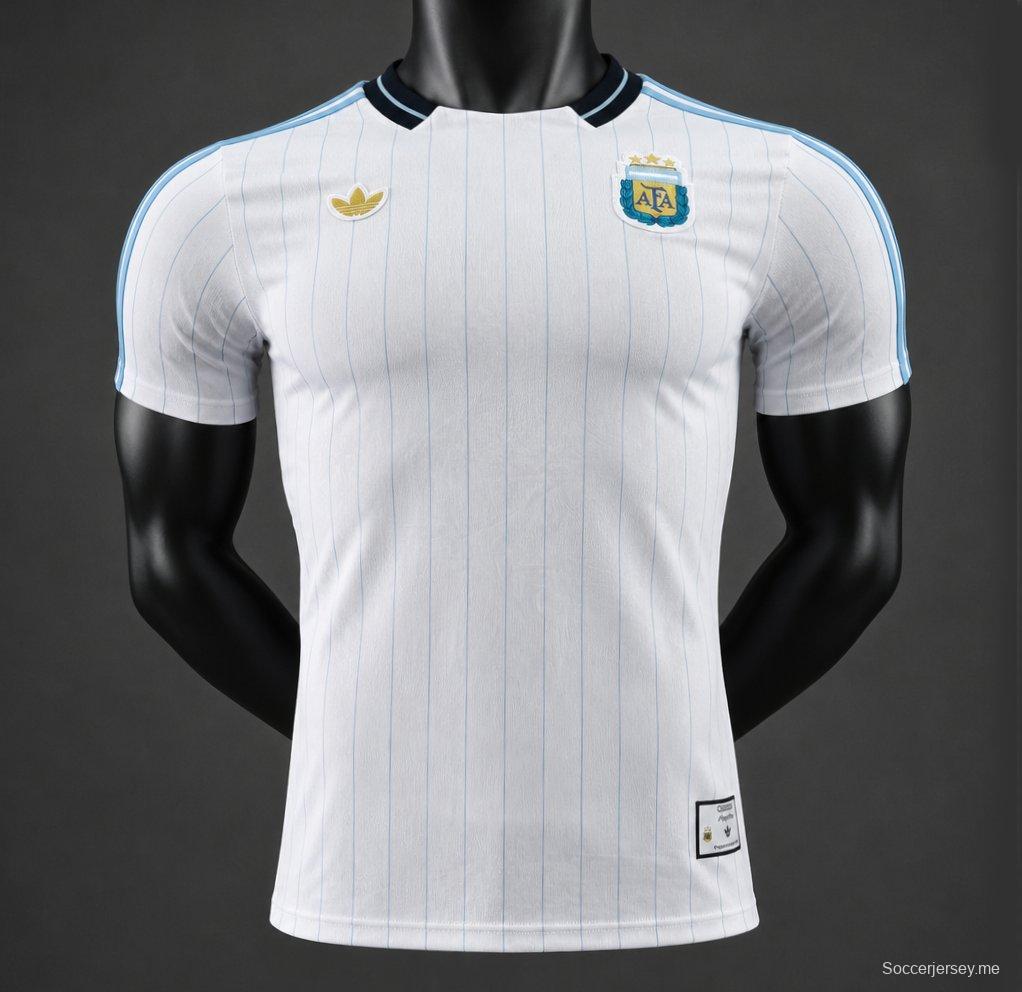 قميص اللاعب إصدار 2026 للأرجنتين "Terrace Icons" بخطوط رفيعة باللون الأزرق الفاتح